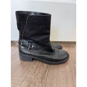 Gianni Bini Silver Studded Womens Moto Biker Boots Gray Leather Buckle Size 5.5